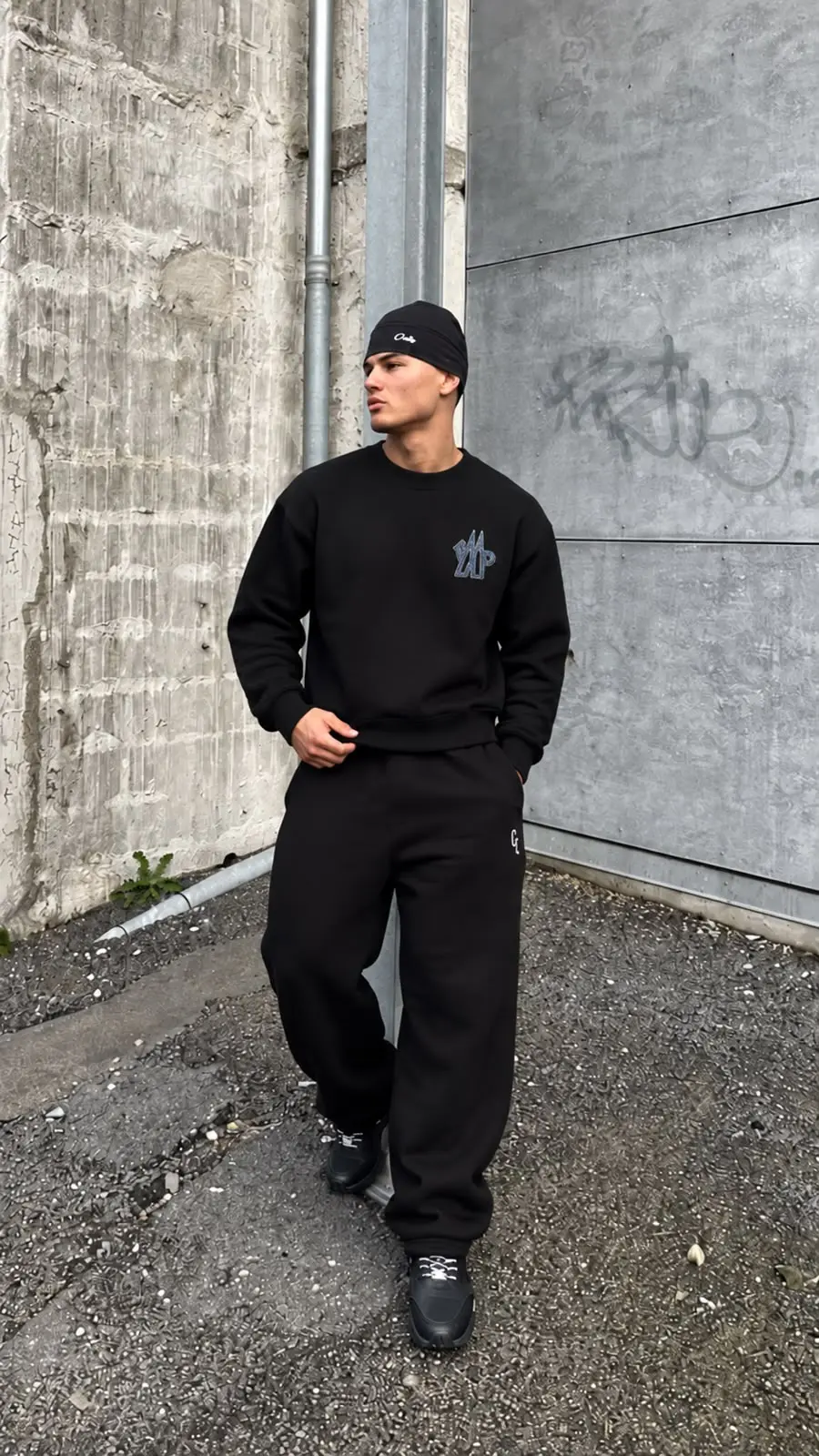 Front & Back Logo Crew Sweatshirt in Black, photo 7