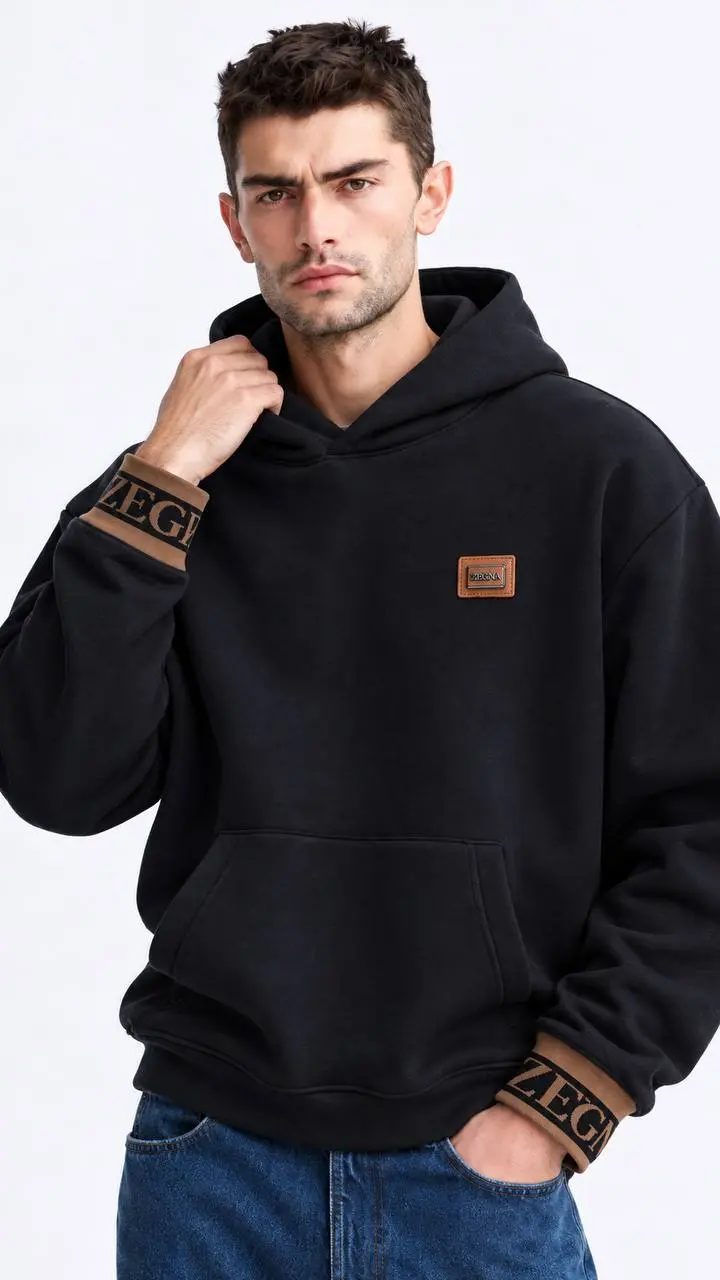 Logo-Cuff Hoodie in Black, photo 3