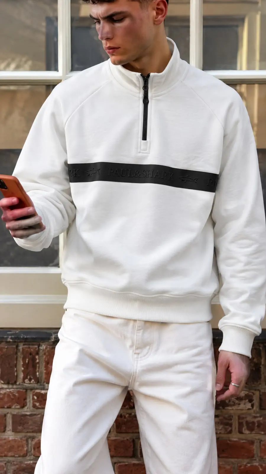 Logo-Band Quarter-Zip in White