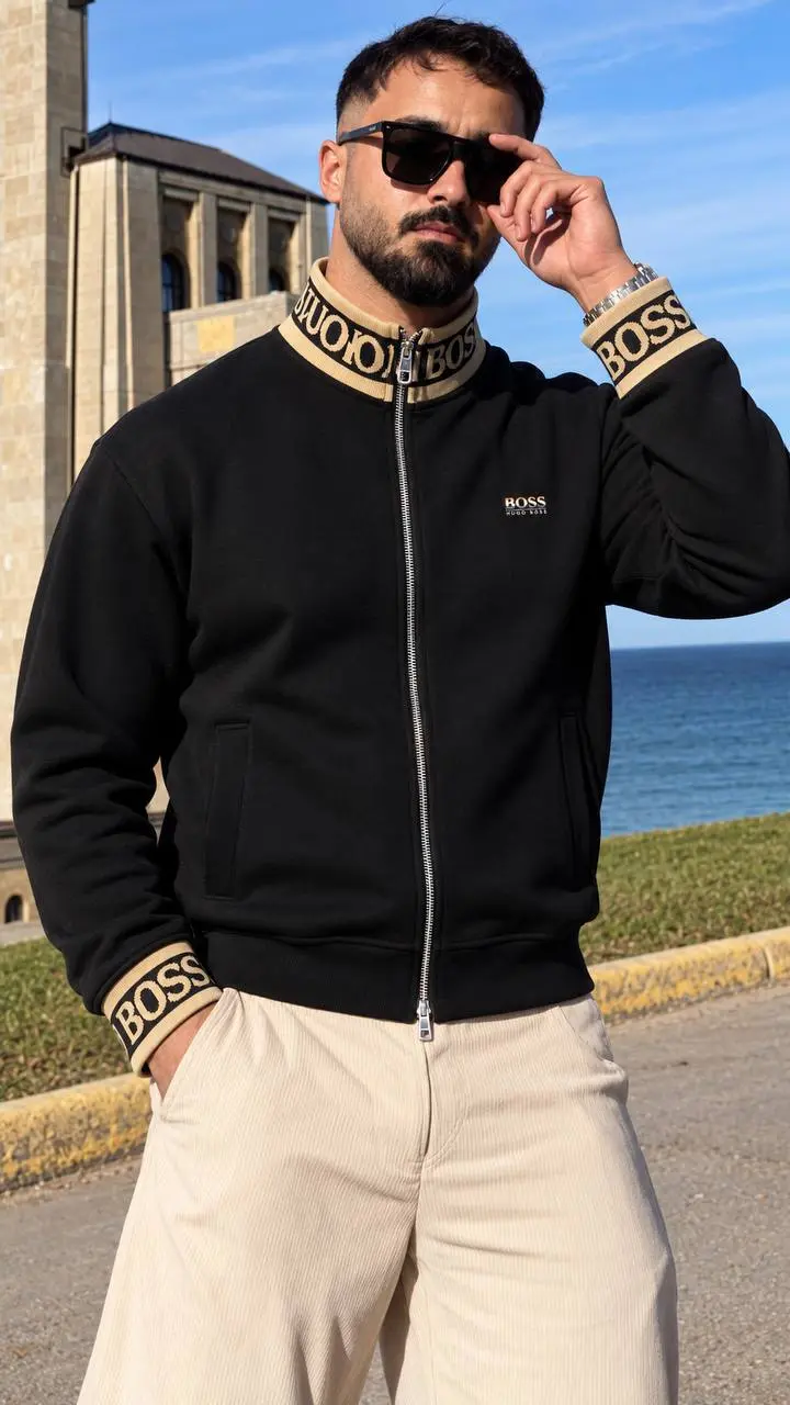 Logo-Tape Collar Zip Jacket in Black, photo 3