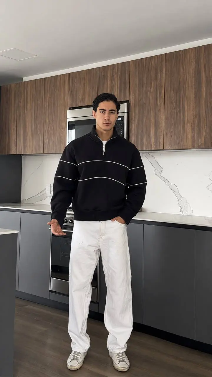 Piped Quarter-Zip Sweatshirt in Black