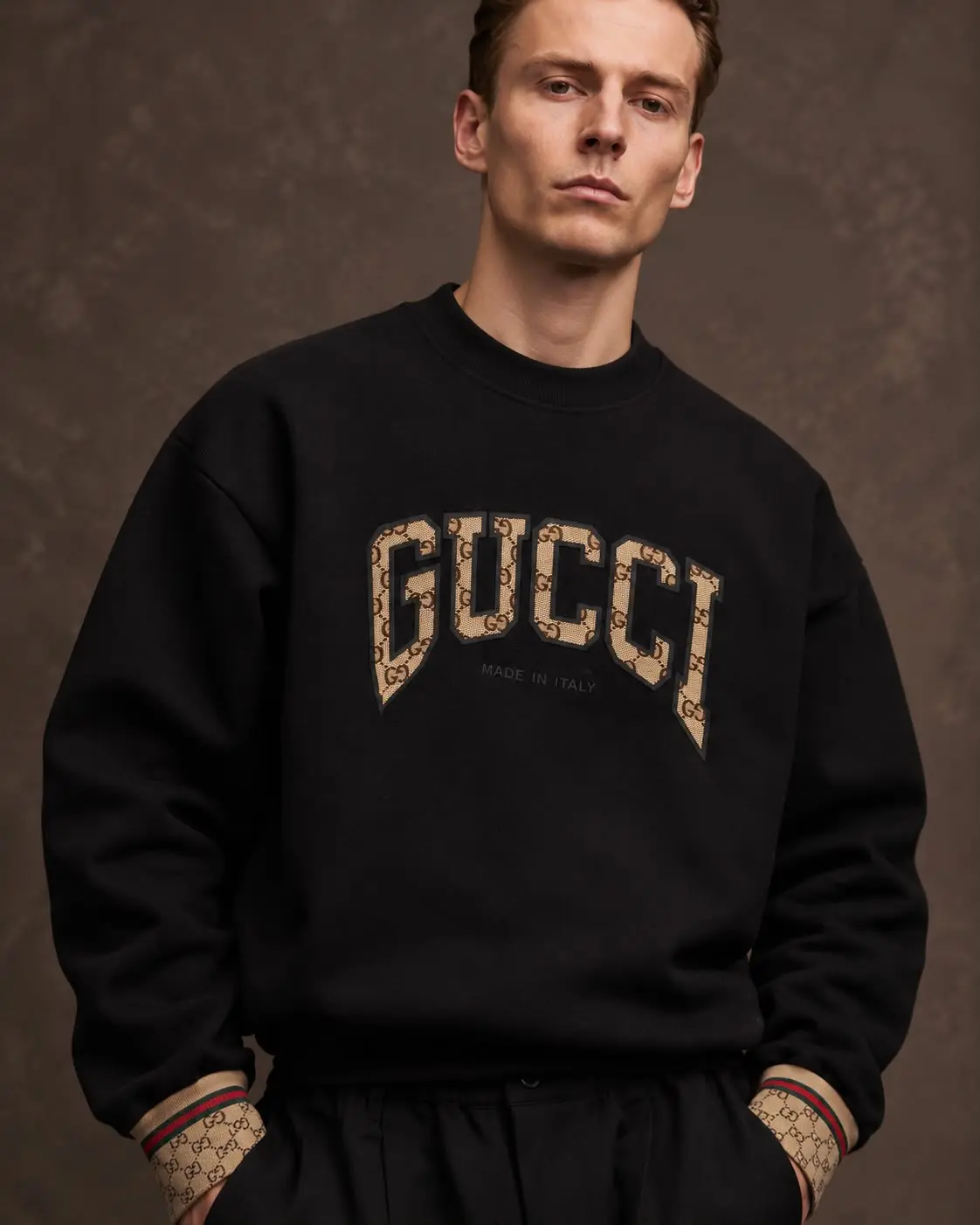 Arched Logo Crew Sweatshirt in Black, photo 6