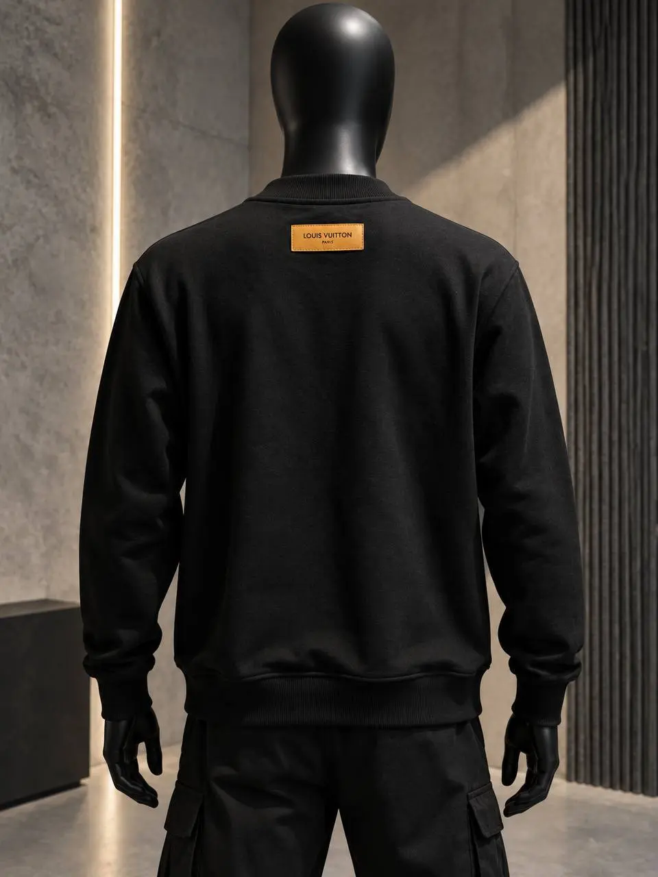 Snake Embroidery Crew Sweatshirt in Black, photo 2