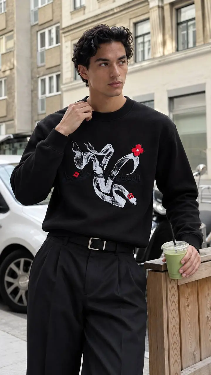 Snake Embroidery Crew Sweatshirt in Black, photo 3