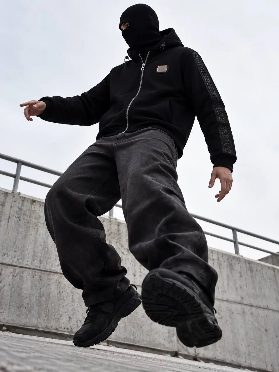 Side-Tape Zip Hoodie in Black, photo 6